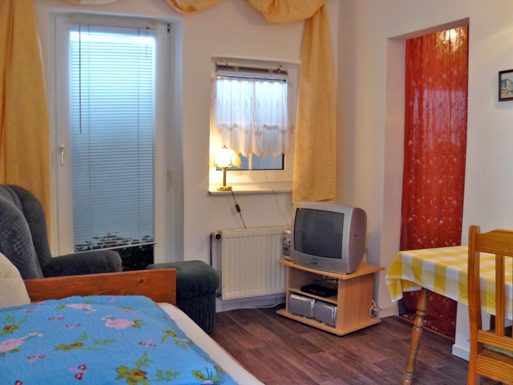 Sylvia Apartment Prohn
