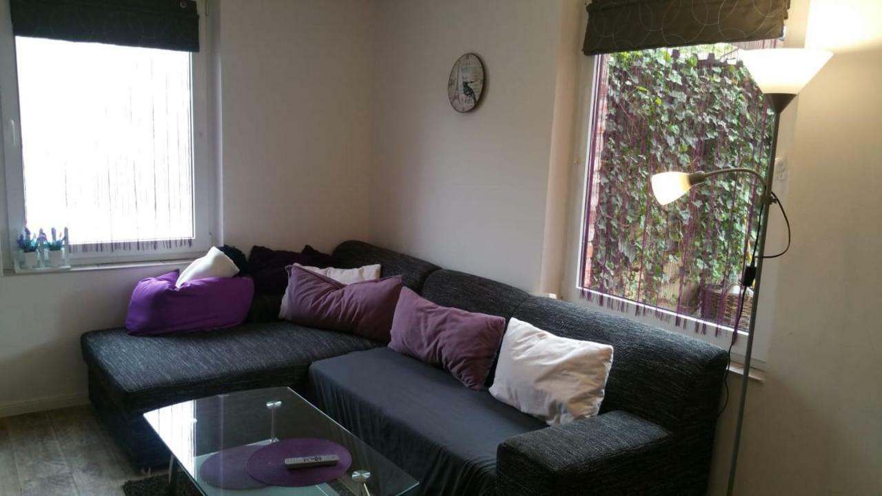 Sylvia Apartment *